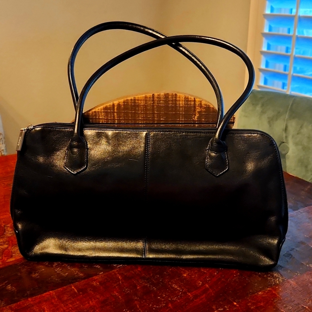Hobo blk butter leather shoulder bag